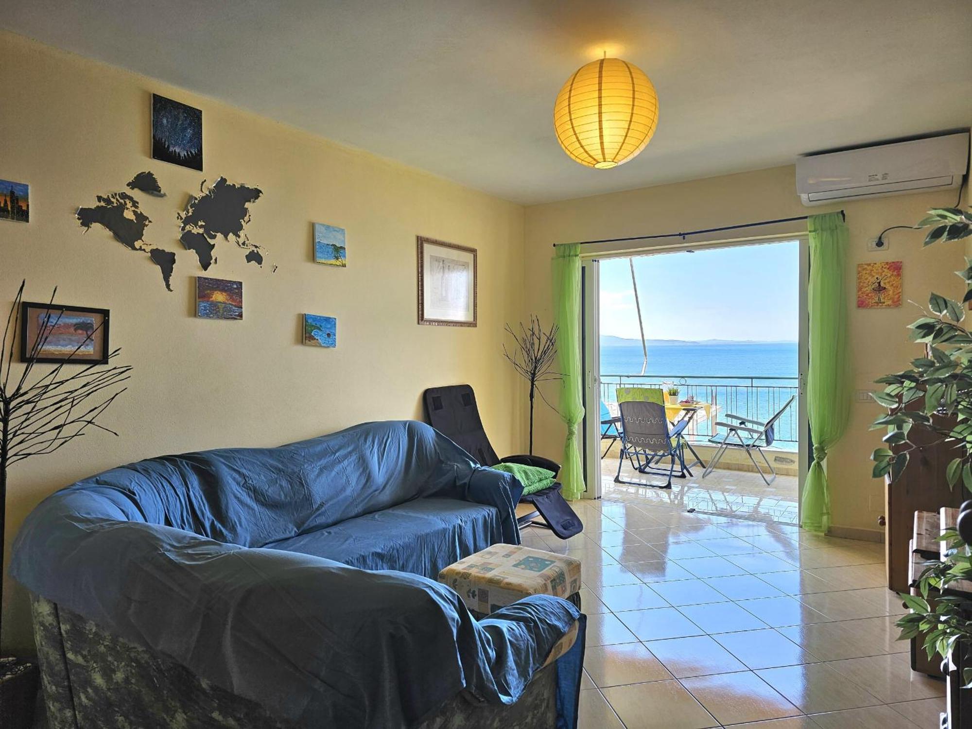 Apartament Janosh Front Line In Saranda