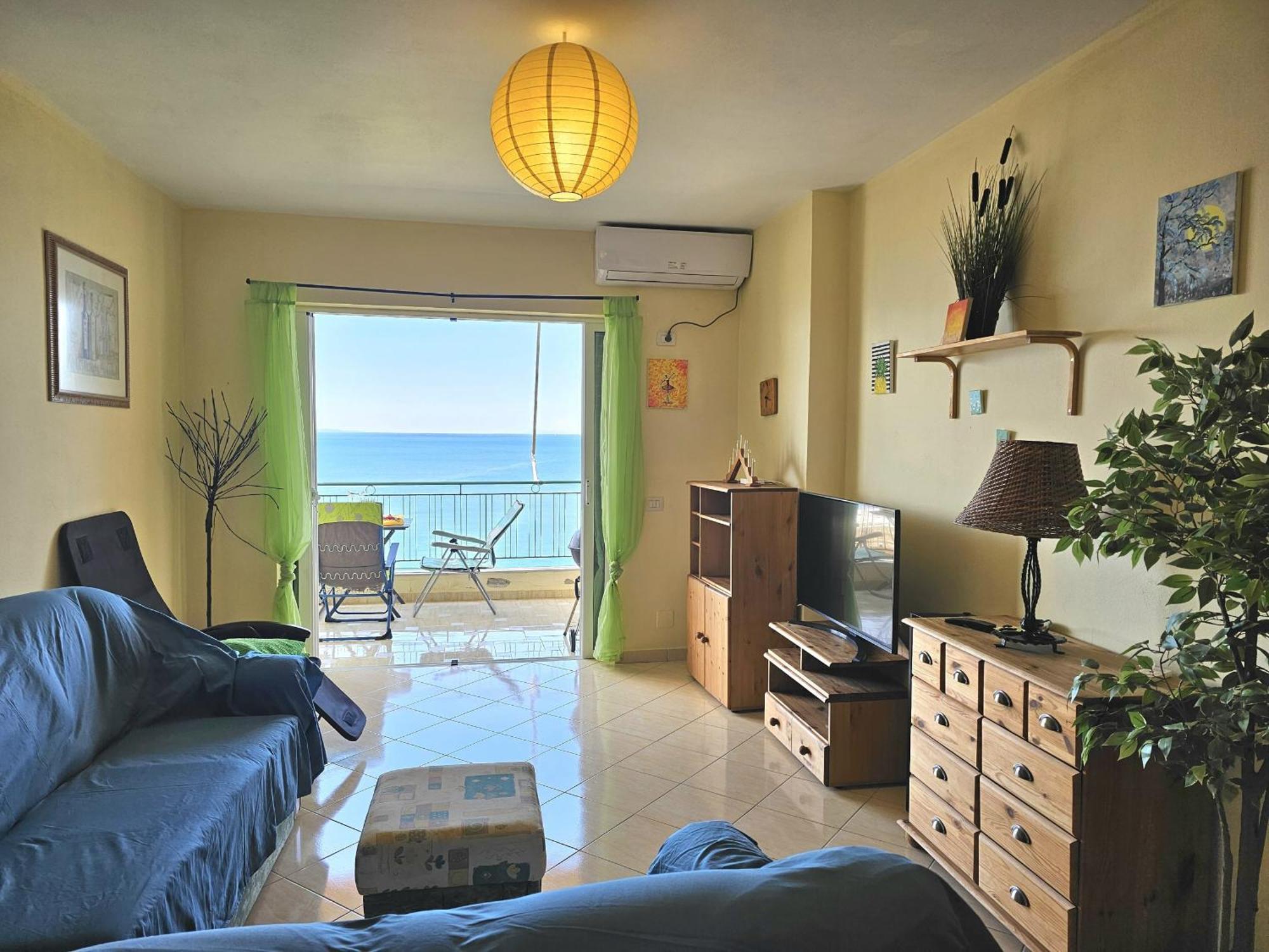 Apartament Janosh Front Line In Saranda